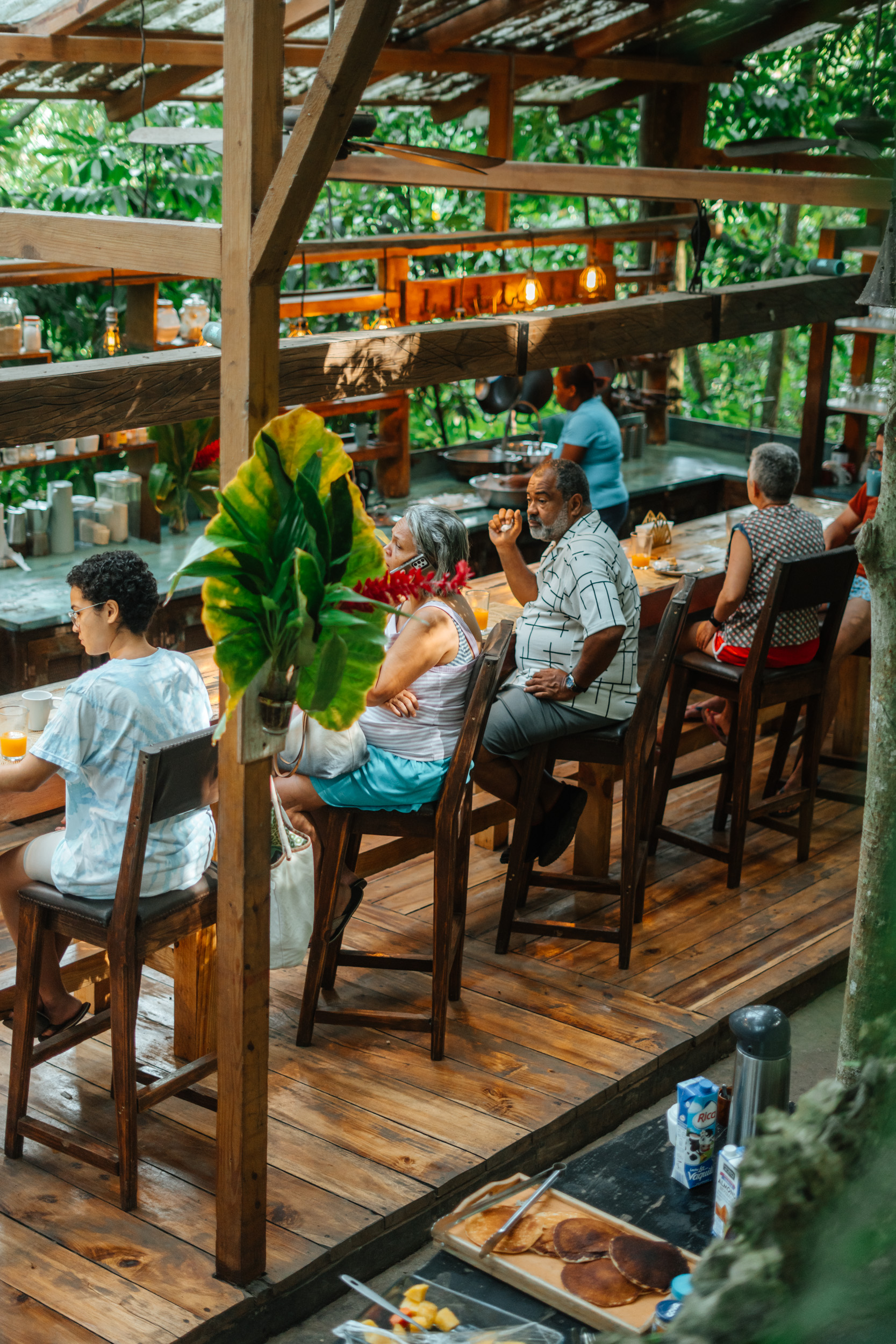 Dinner at the long table
